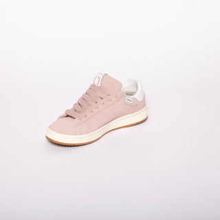 Sneakers in camoscio con logo sul lato e lacci flat colore Rosa